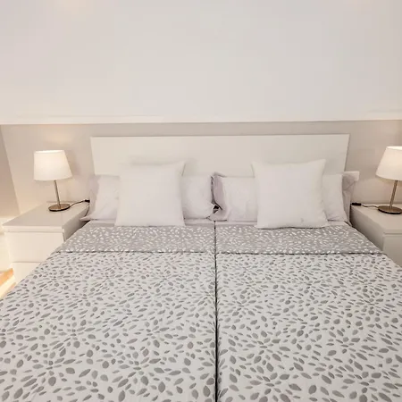 Vanesa Luxury Private With A Heated Pool, 4 Bedrooms And 4 Bathrooms Villa