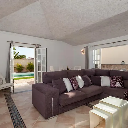 Vanesa Luxury Private With A Heated Pool, 4 Bedrooms And 4 Bathrooms Villa *
