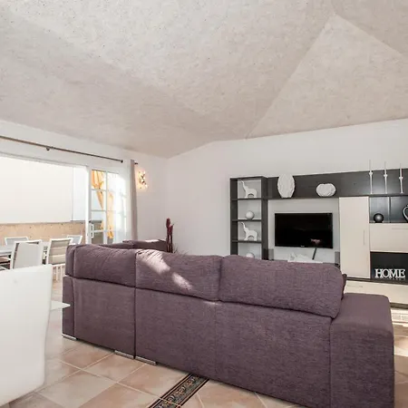Vanesa Luxury Private With A Heated Pool, 4 Bedrooms And 4 Bathrooms Villa *