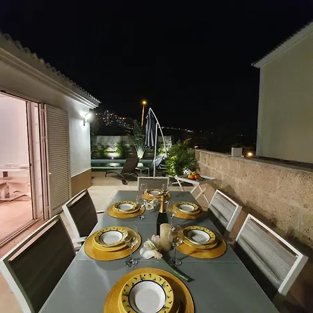 Vanesa Luxury Private With A Heated Pool, 4 Bedrooms And 4 Bathrooms Costa Adeje (Tenerife)