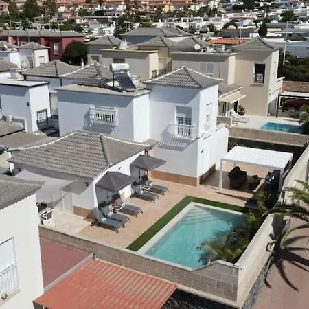 Villa Vanesa Luxury Private With A Heated Pool, 4 Bedrooms And 4 Bathrooms *