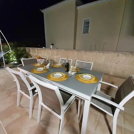 Villa Vanesa Luxury Private With A Heated Pool, 4 Bedrooms And 4 Bathrooms *