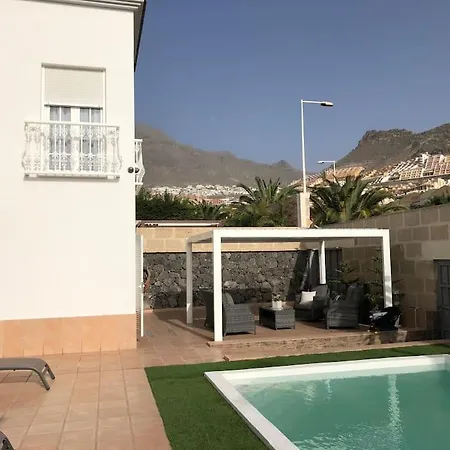 Vanesa Luxury Private With A Heated Pool, 4 Bedrooms And 4 Bathrooms Villa *
