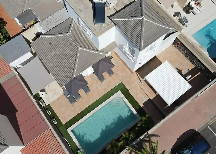 Villa Vanesa Luxury Private With A Heated Pool, 4 Bedrooms And 4 Bathrooms