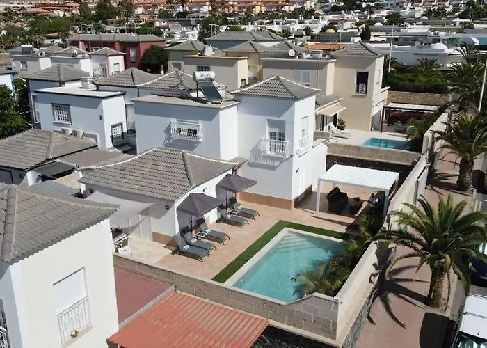 Villa Vanesa Luxury Private With A Heated Pool, 4 Bedrooms And 4 Bathrooms