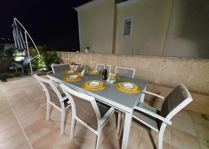 Villa Vanesa Luxury Private With A Heated Pool, 4 Bedrooms And 4 Bathrooms *