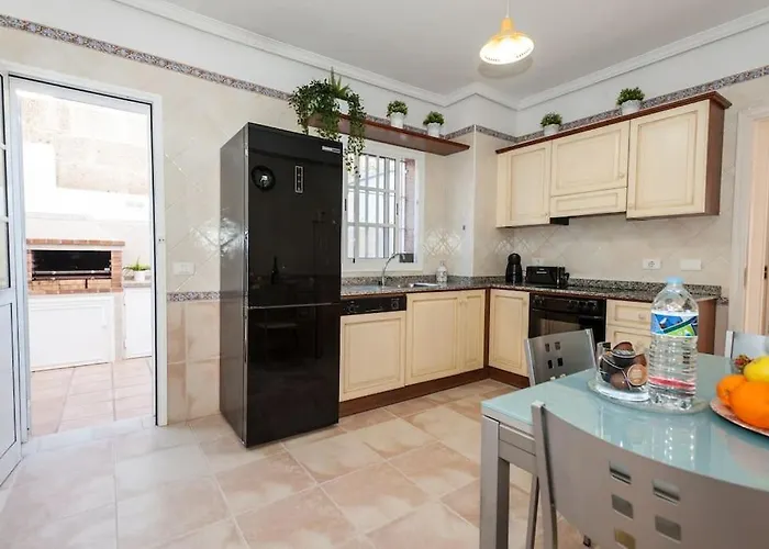 Villa Vanesa Luxury Private With A Heated Pool, 4 Bedrooms And 4 Bathrooms